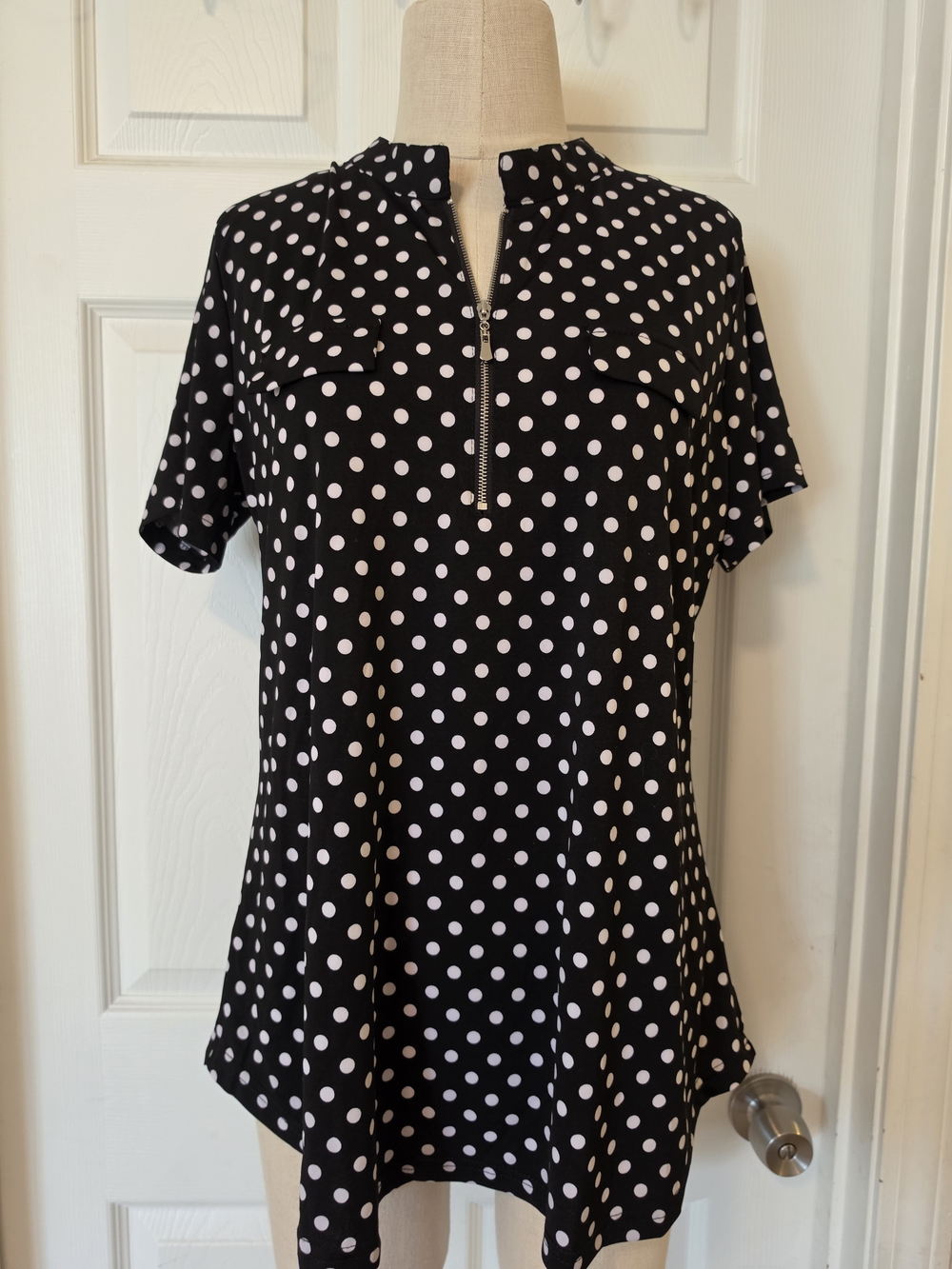 Classic Black & White Polka Dot Zip-Front Women's Top Size XL